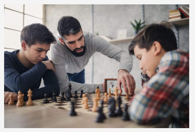 3 people playing freestyle chess 2025 and winning the game