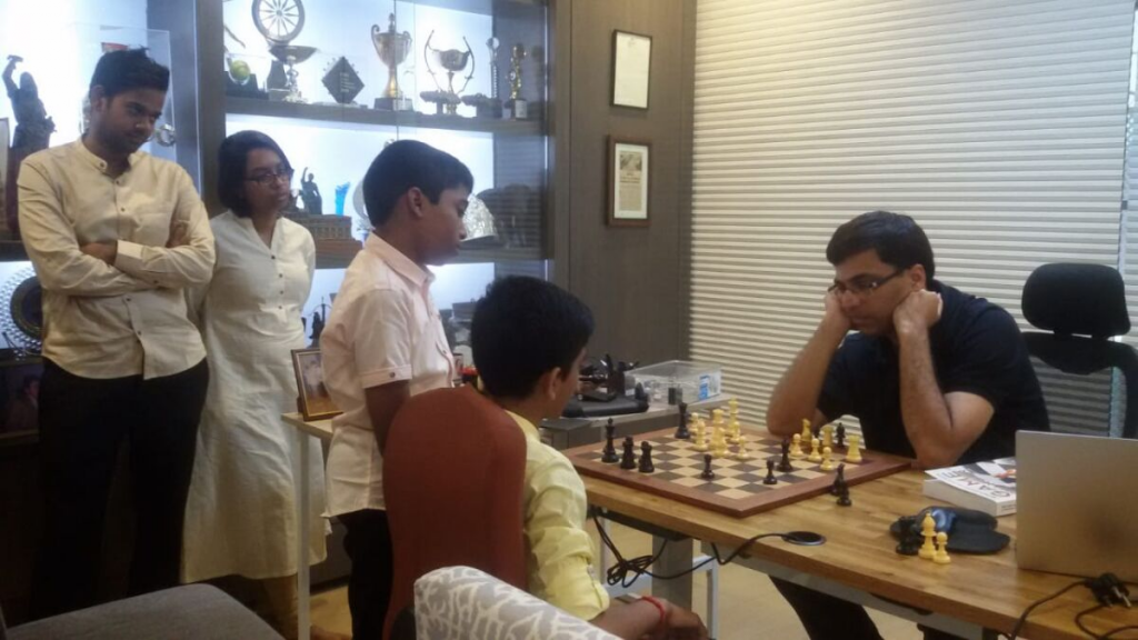 image of viswanathan chess academy and their students